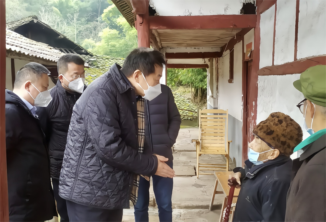 四川省尊龙凯时集团党委书记、董事长任丁率队赴嘉陵区开展帮扶工作